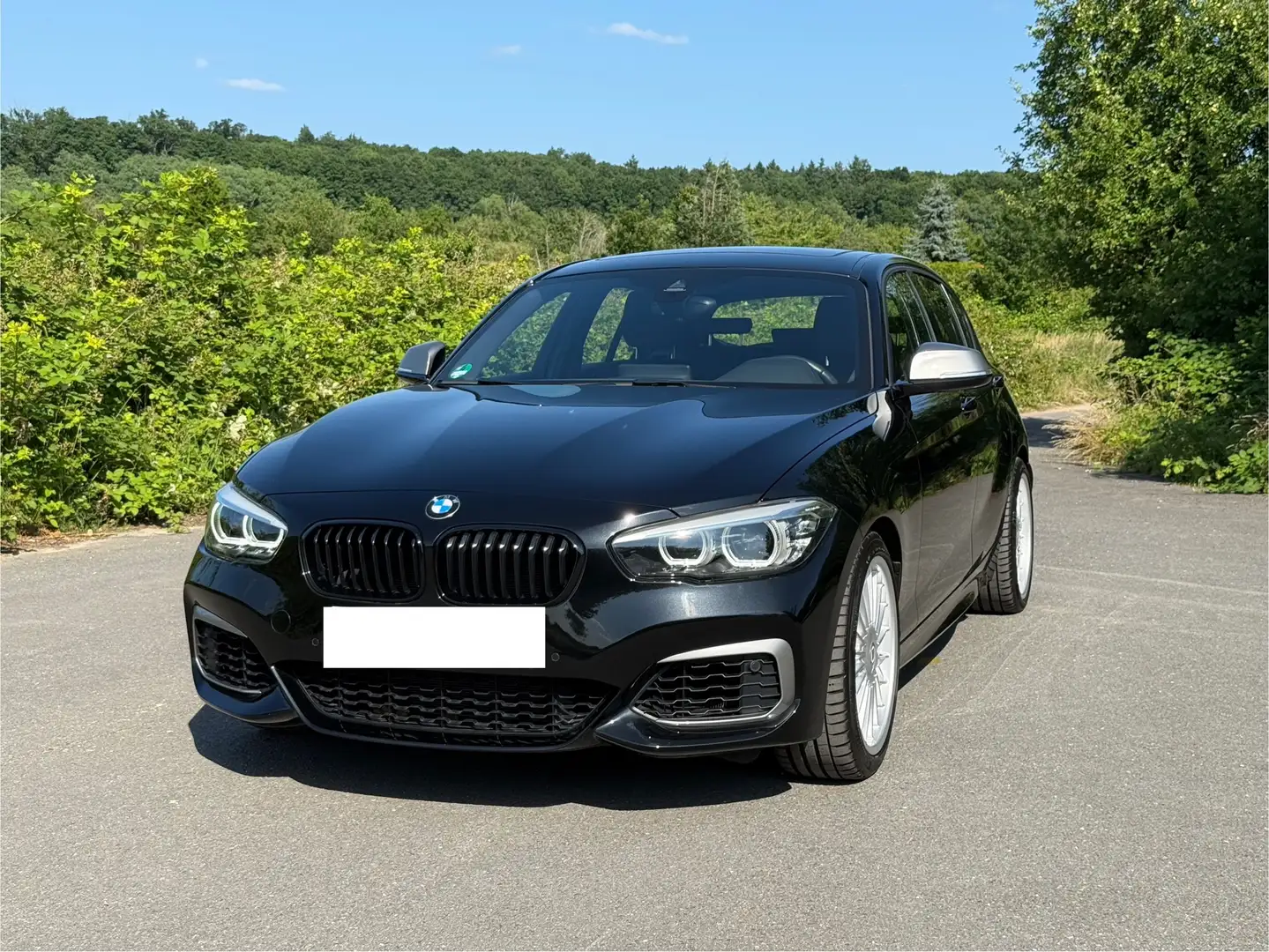 BMW 140 M140i Aut. Special Edition Schwarz - 1