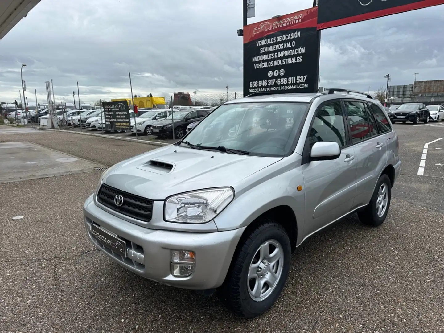 Toyota RAV 4 2.0 D4-D Luna Gris - 2