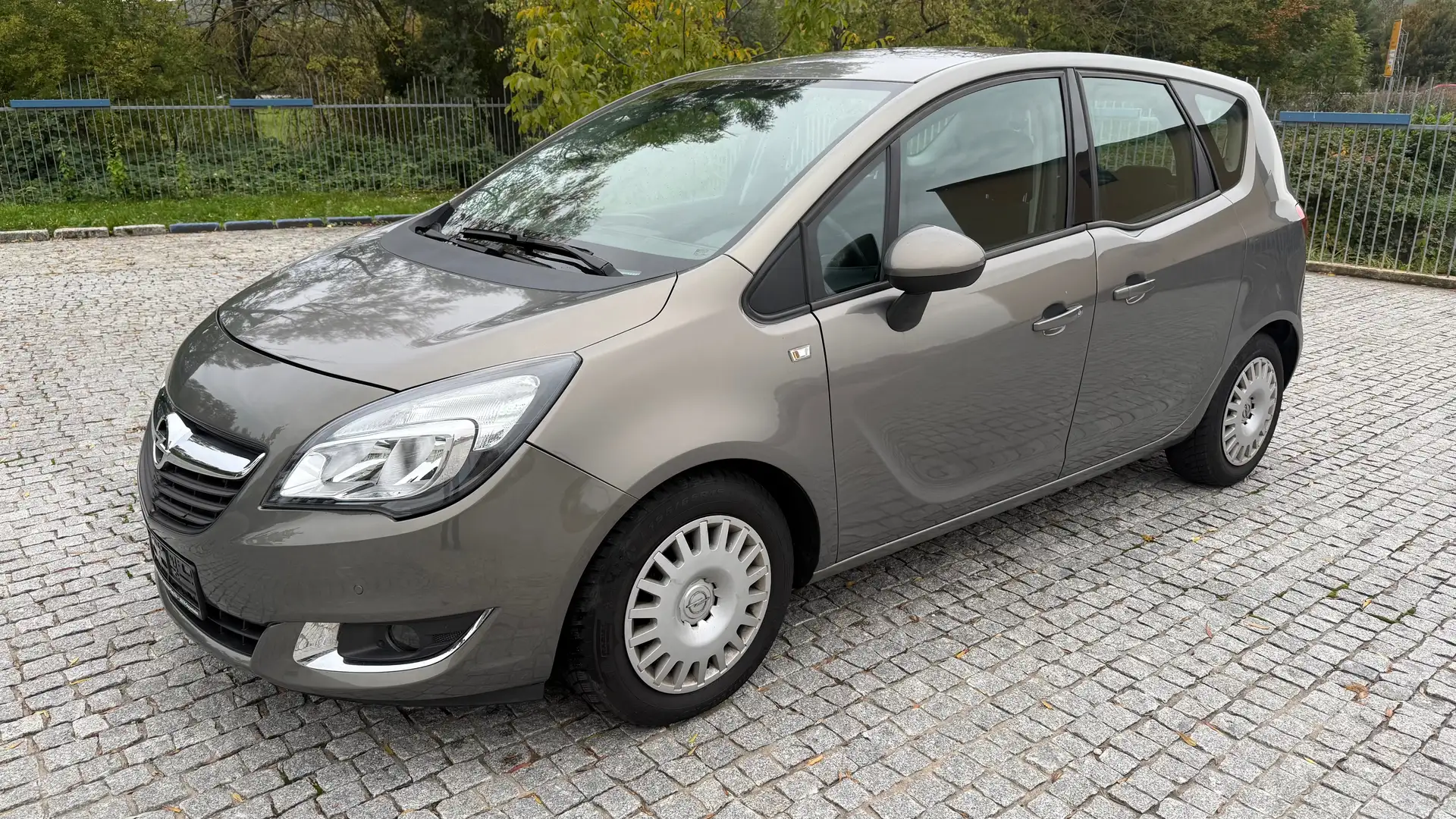 Opel Meriva Meriva 1.4 Automatik, AHK, TÜV, INSPK. NEU! Brun - 1