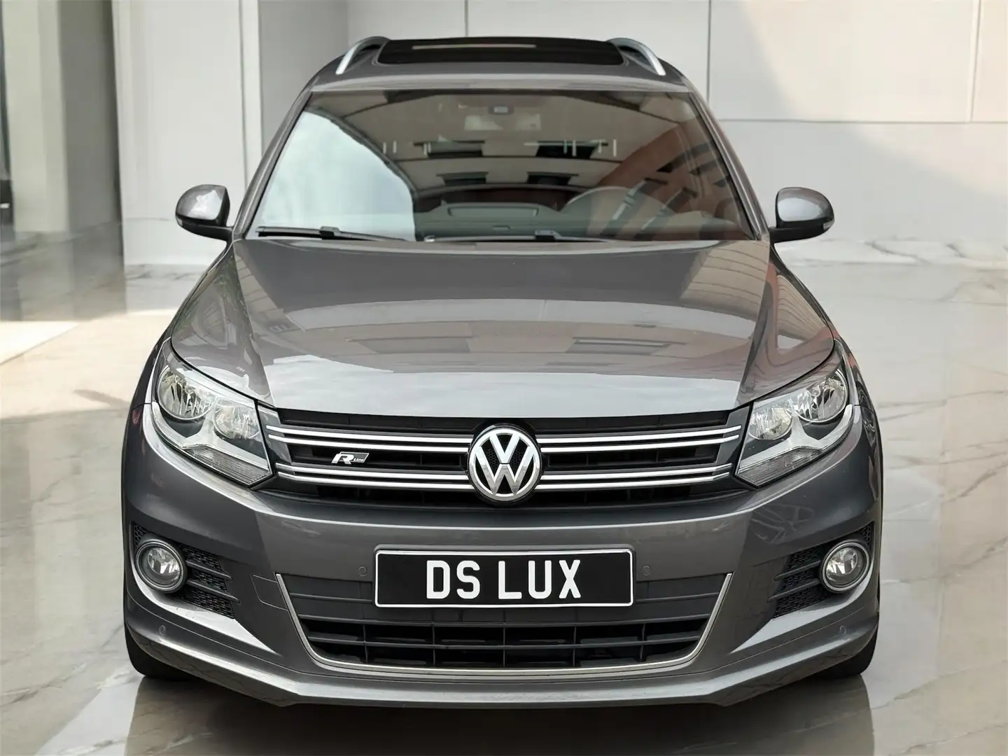 Volkswagen Tiguan 2.0 TDI 140CH 4MOTION R-LINE // PANO Gris - 2