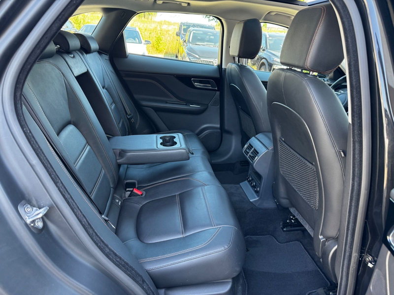 Jaguar F-Pace F-PACE Prestige AWD — photo 5
