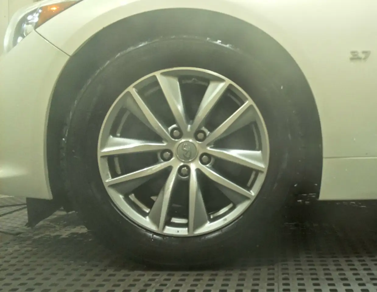 Infiniti Q50 снимка Infiniti Q50