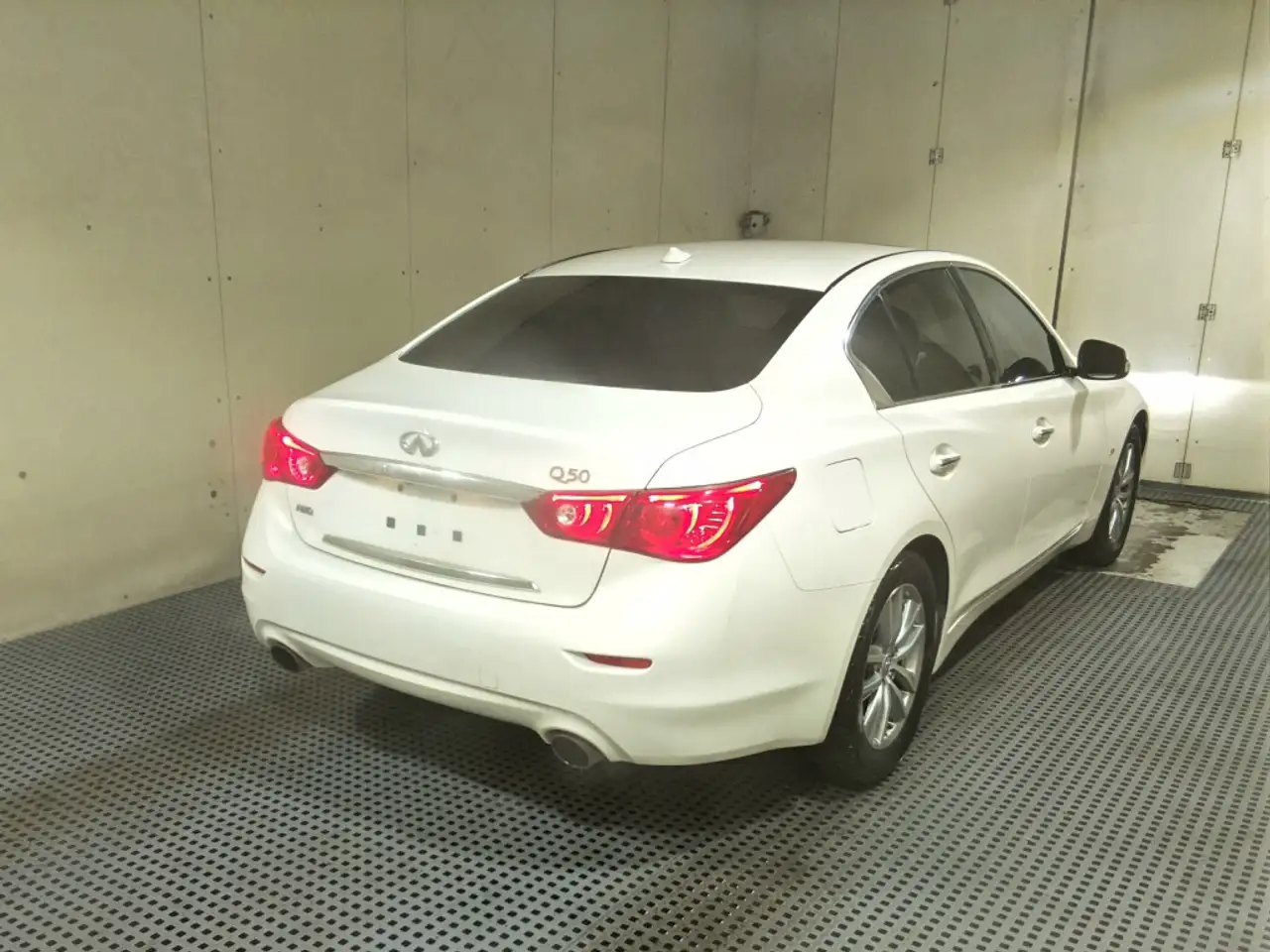 Infiniti Q50 снимка Infiniti Q50
