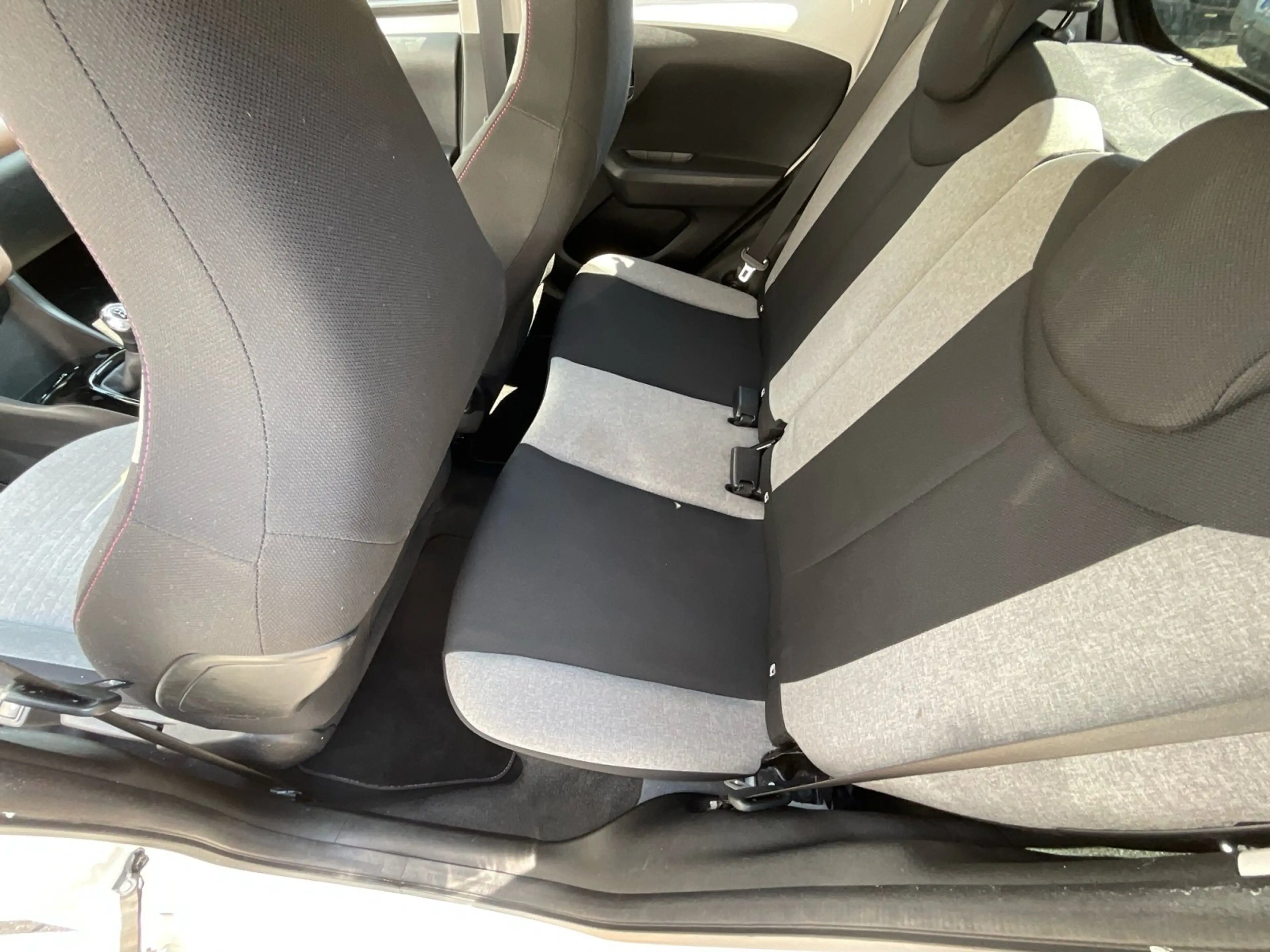 Citroen C1 1.0 VTi Elle SHZ+Klimaauto+Rückfahrkamera — photo 13