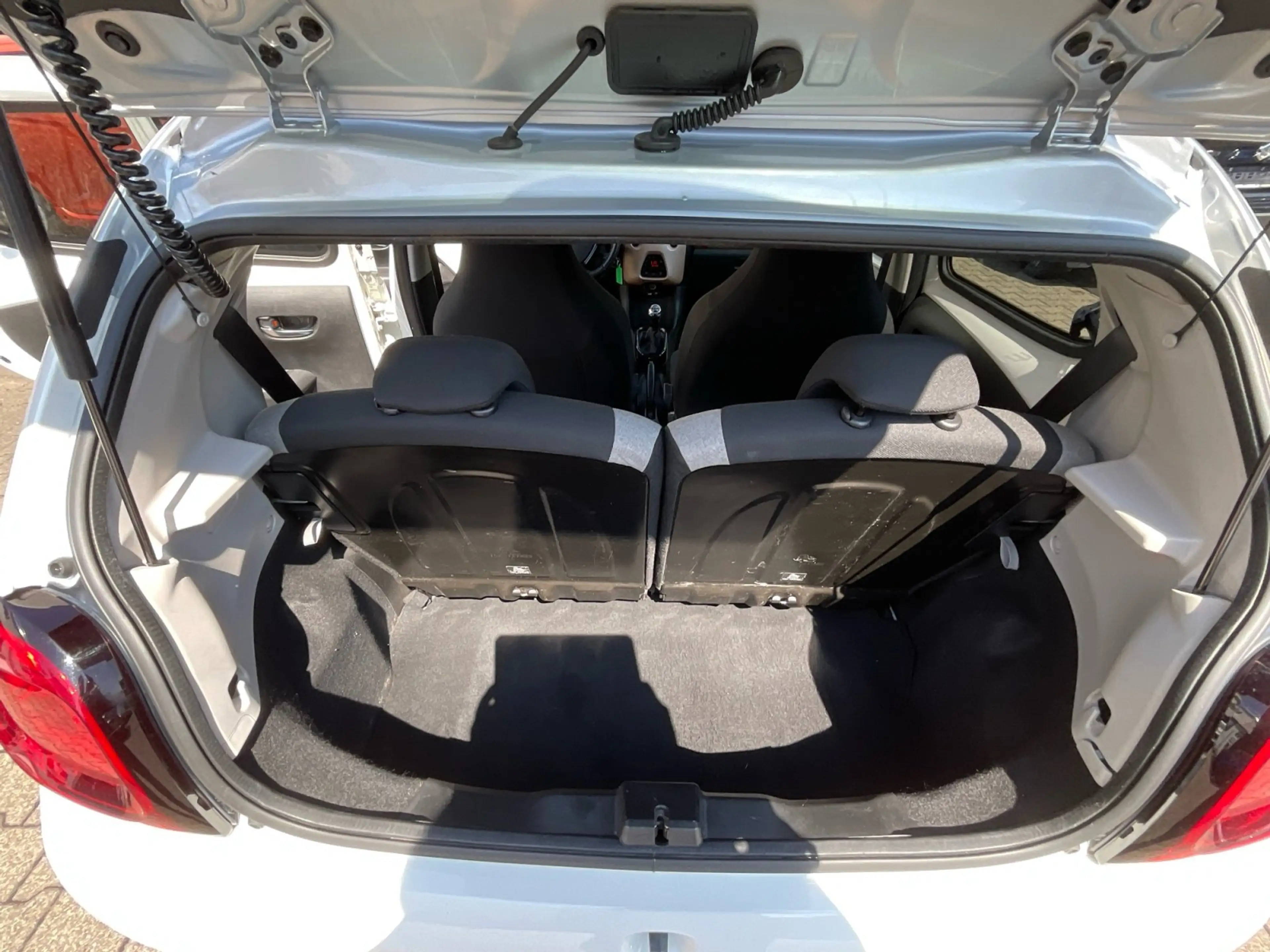 Citroen C1 1.0 VTi Elle SHZ+Klimaauto+Rückfahrkamera — photo 14