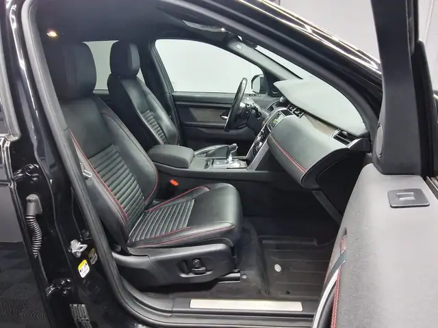 Land Rover Discovery Sport view 11