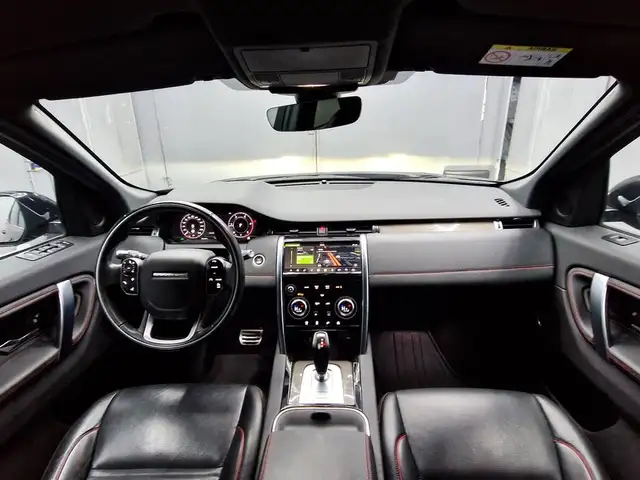 Land Rover Discovery Sport view 6