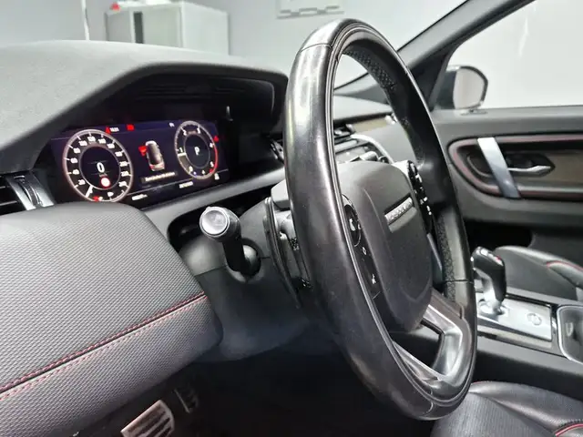 Land Rover Discovery Sport view 8