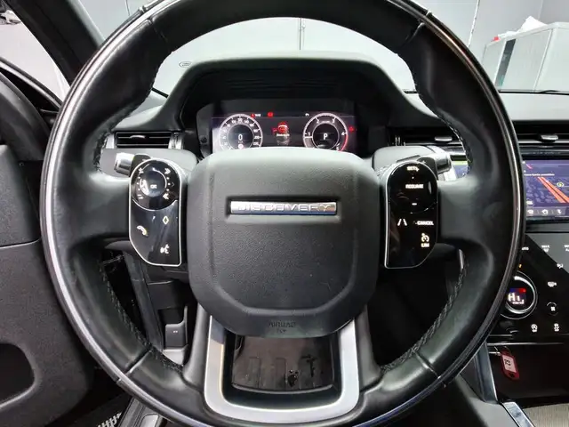 Land Rover Discovery Sport view 15