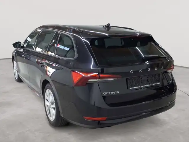 Skoda Octavia view 2