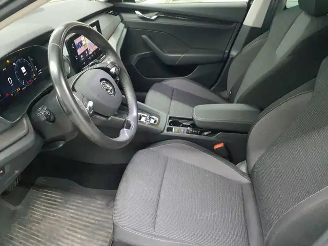 Skoda Octavia view 3