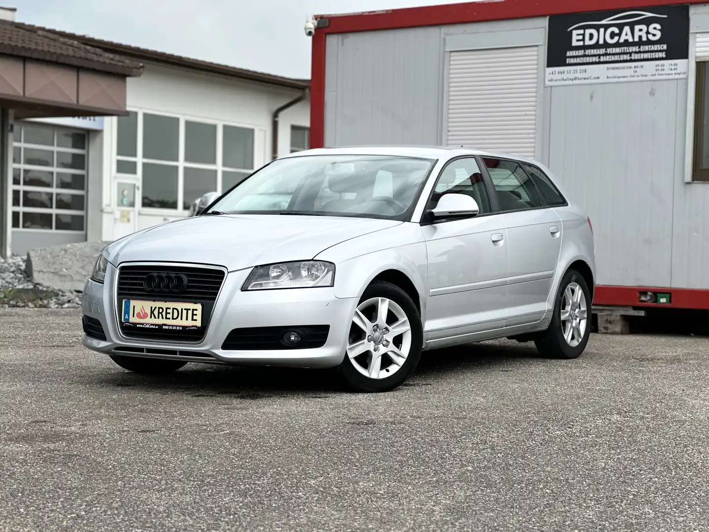 Audi A3 1.6 TDI Attraction Gris - 1