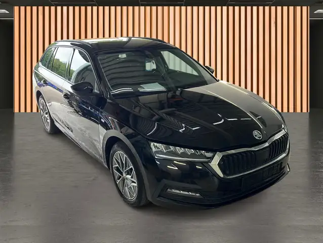 Skoda Octavia view 5