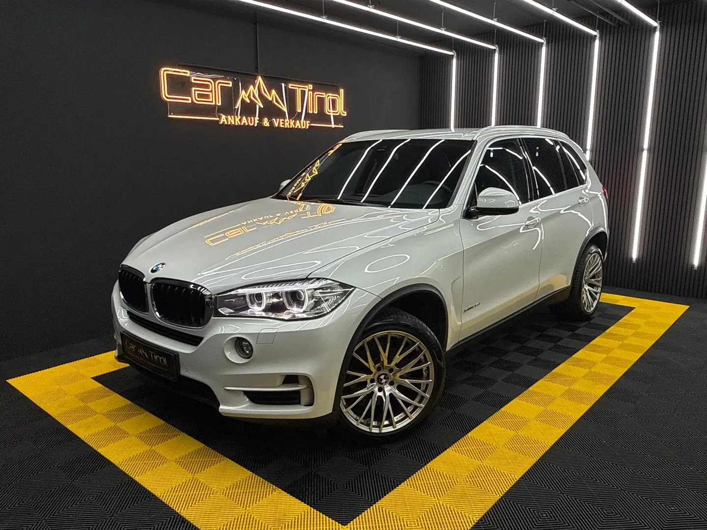 BMW X5 xDrive 25 d Weiß - 2