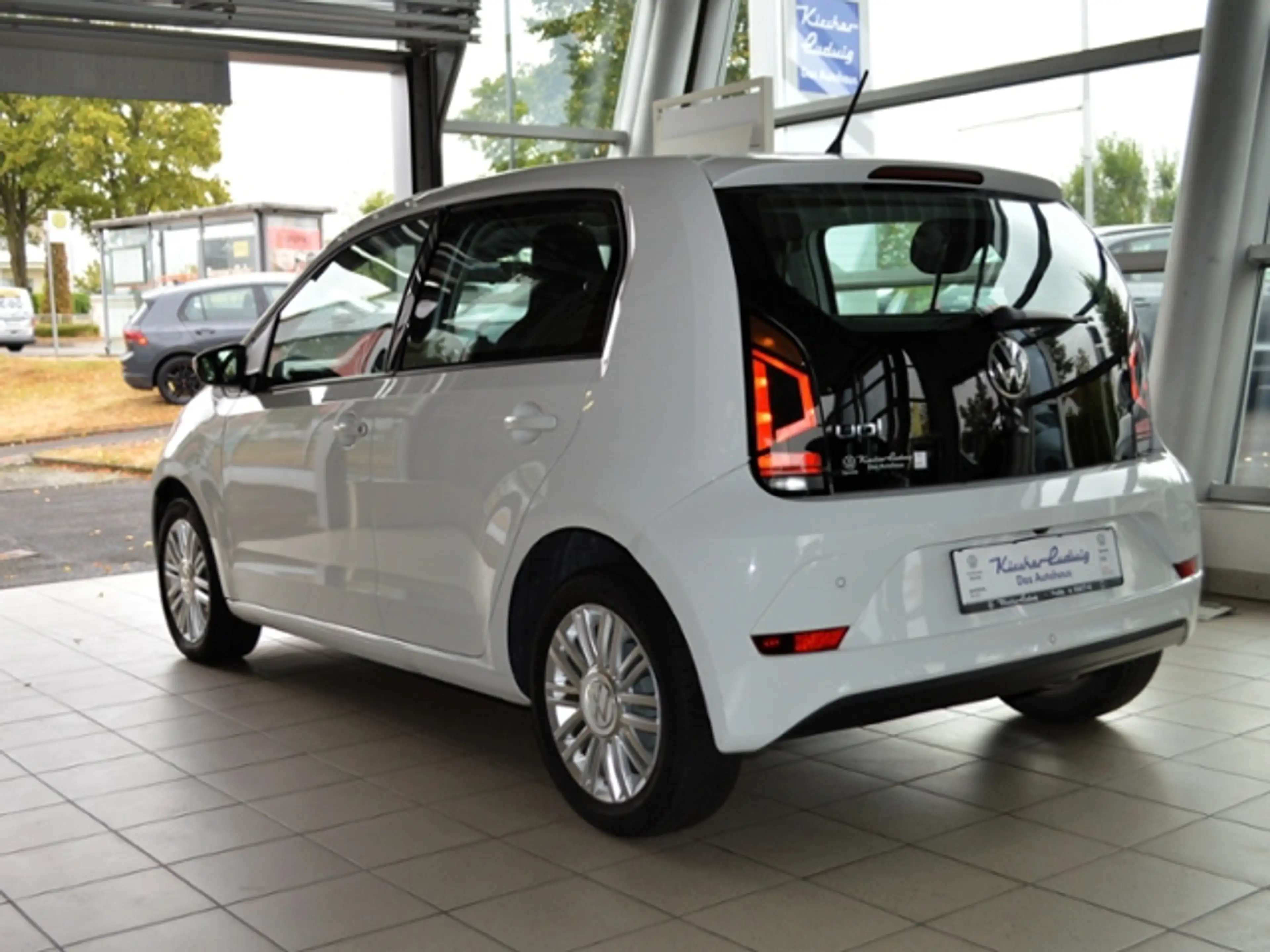 Volkswagen up! 1,0 Move ALU KLIMA KAMERA — photo 4