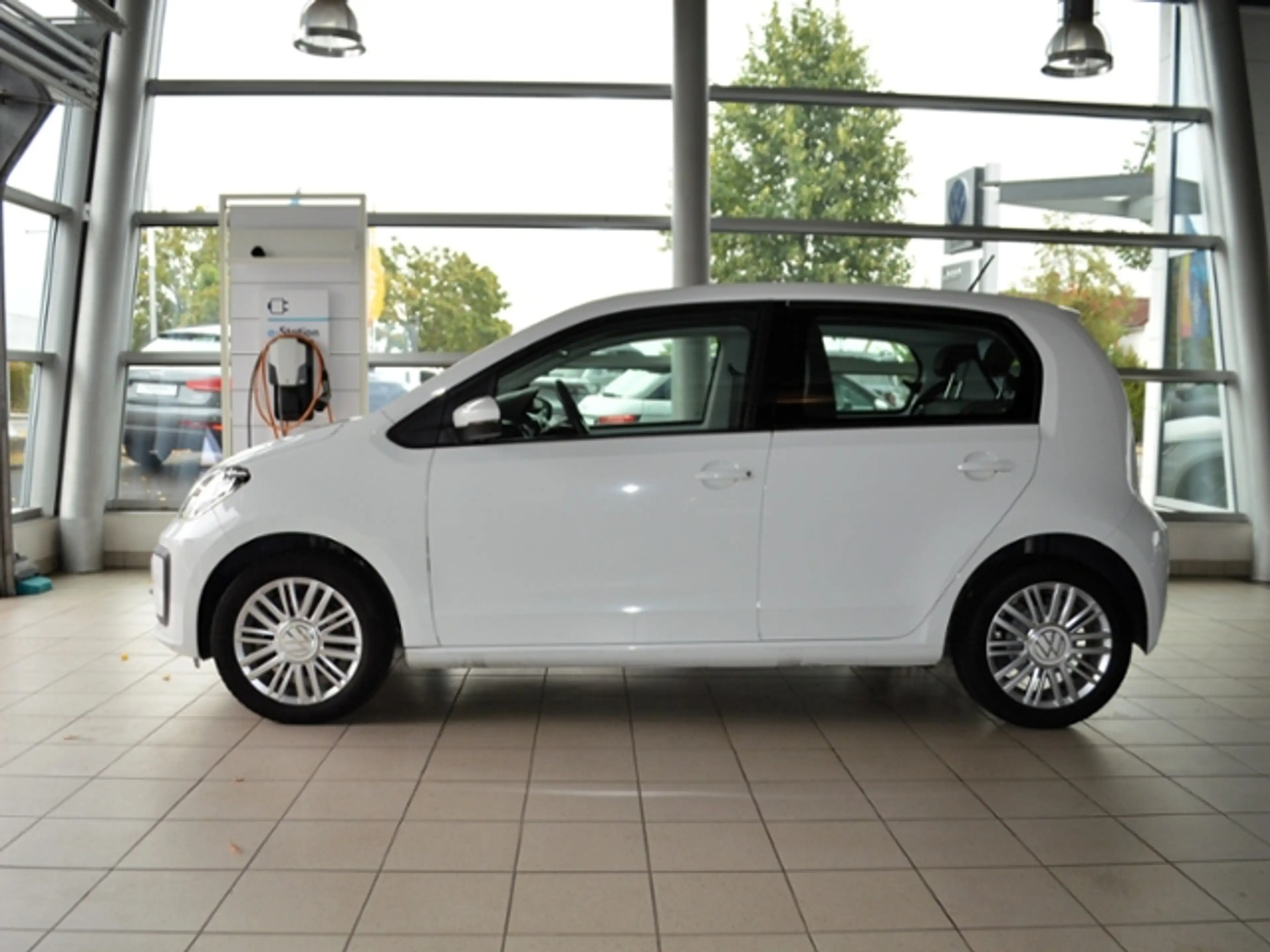 Volkswagen up! 1,0 Move ALU KLIMA KAMERA — photo 3