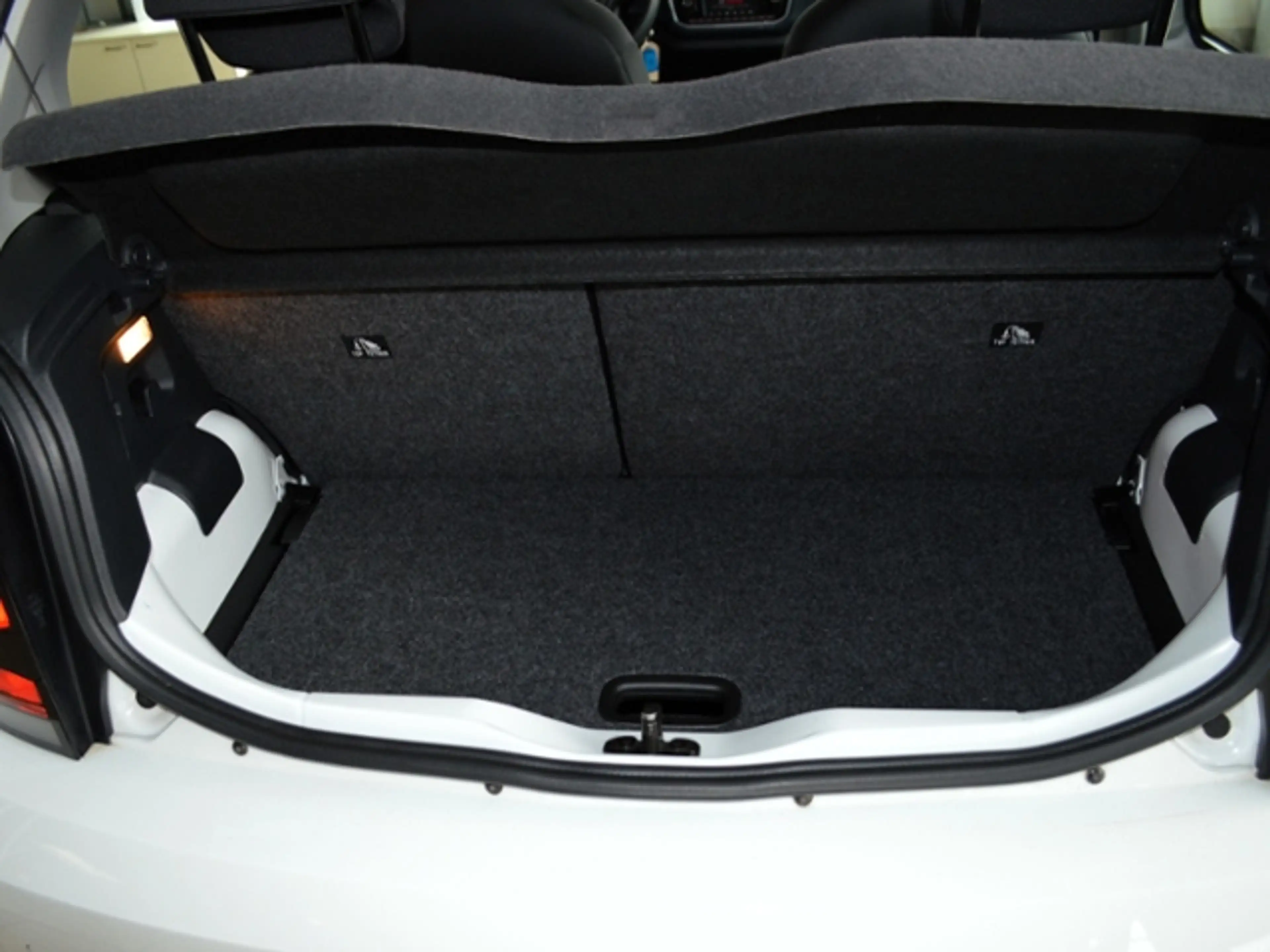 Volkswagen up! 1,0 Move ALU KLIMA KAMERA — photo 6