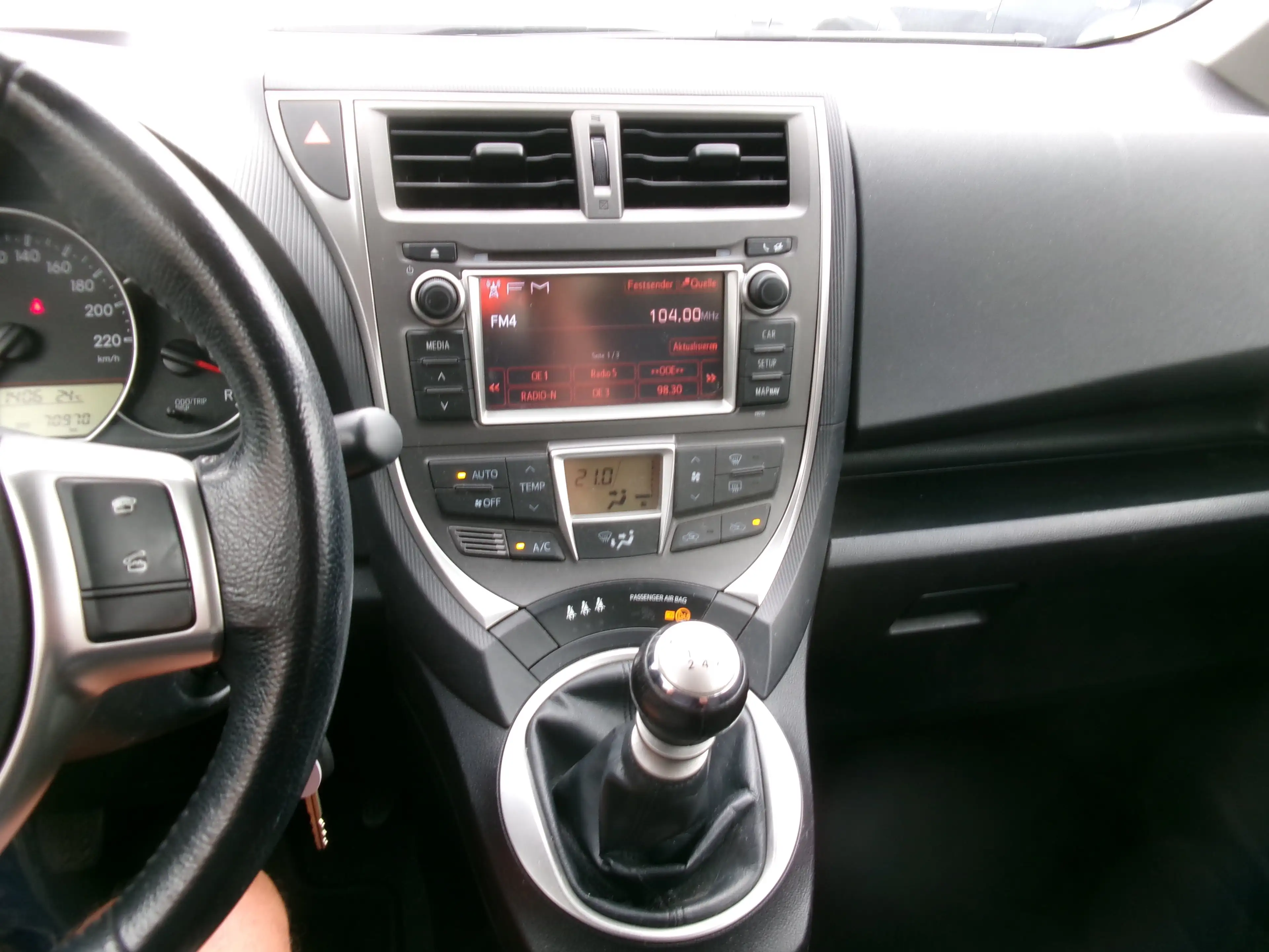 Toyota Verso-S Verso-S 1,33 dVVT-i Active — photo 13