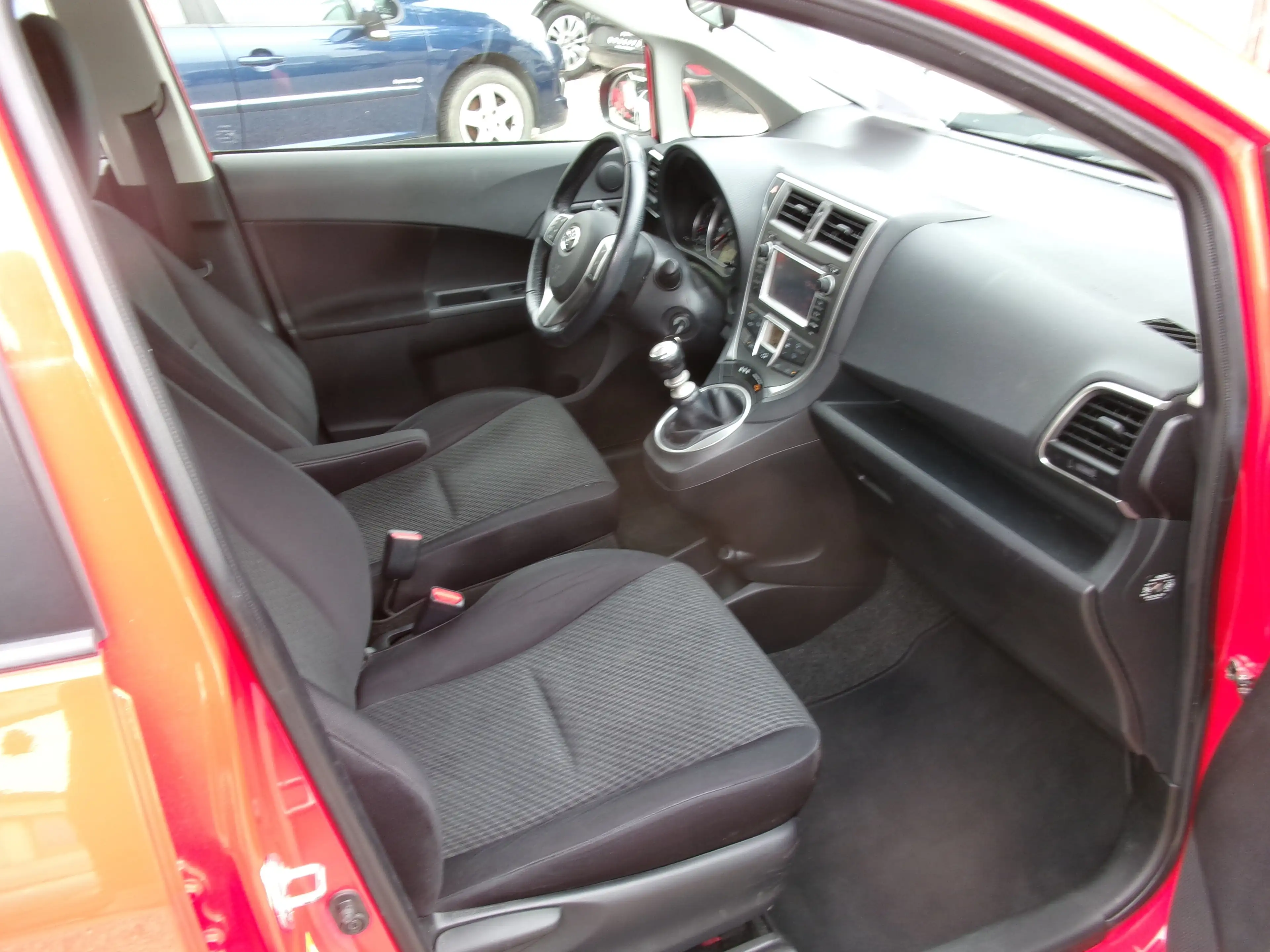 Toyota Verso-S Verso-S 1,33 dVVT-i Active — photo 9