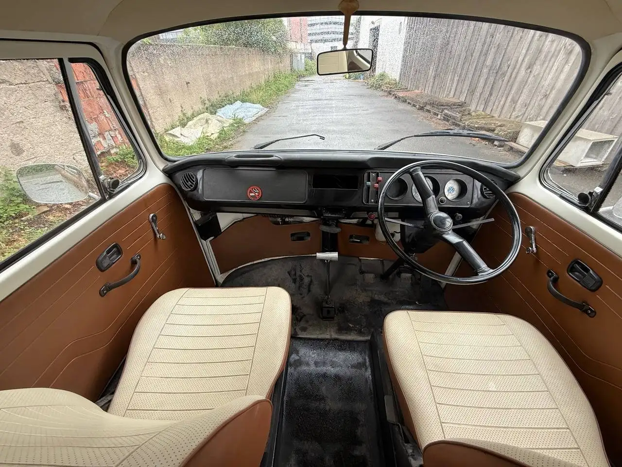 Volkswagen T2 Oldtimer-Baujahr 1979-1600er Motor Braun - Beige, foto 10