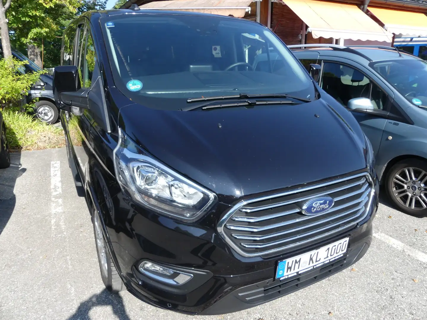 Ford Tourneo Custom 320 L1 Tourneo Titanium * 8 sitzer ,AHK* Schwarz - 2