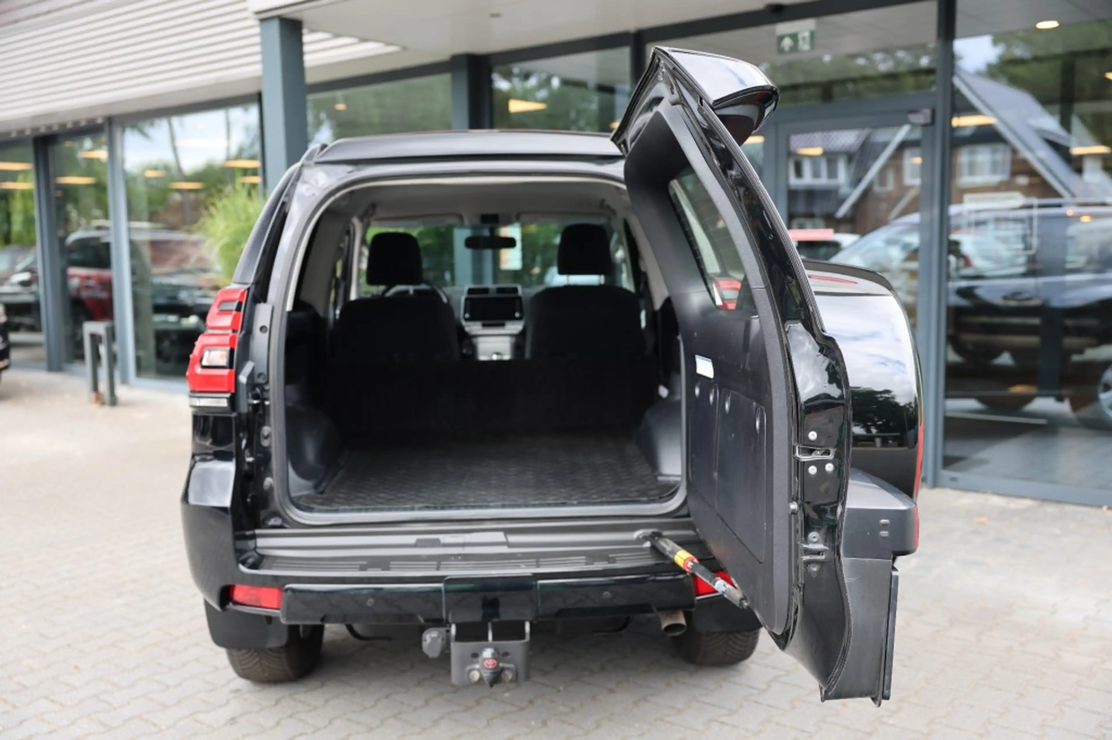 Toyota Land Cruiser 2.8 D-4D 3DRS CHALLENGER A/T VAN — photo 6