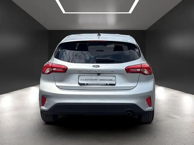 Ford Focus view 10