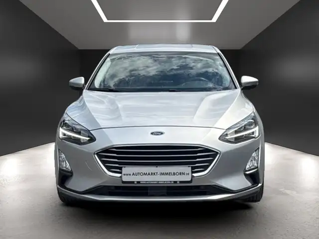 Ford Focus view 9