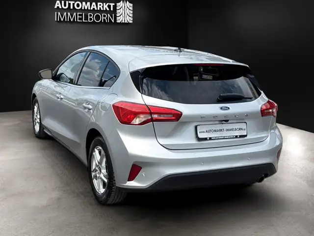Ford Focus view 5