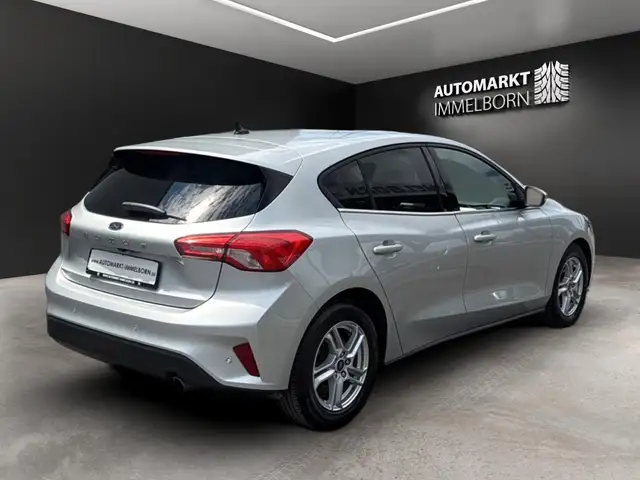 Ford Focus view 8