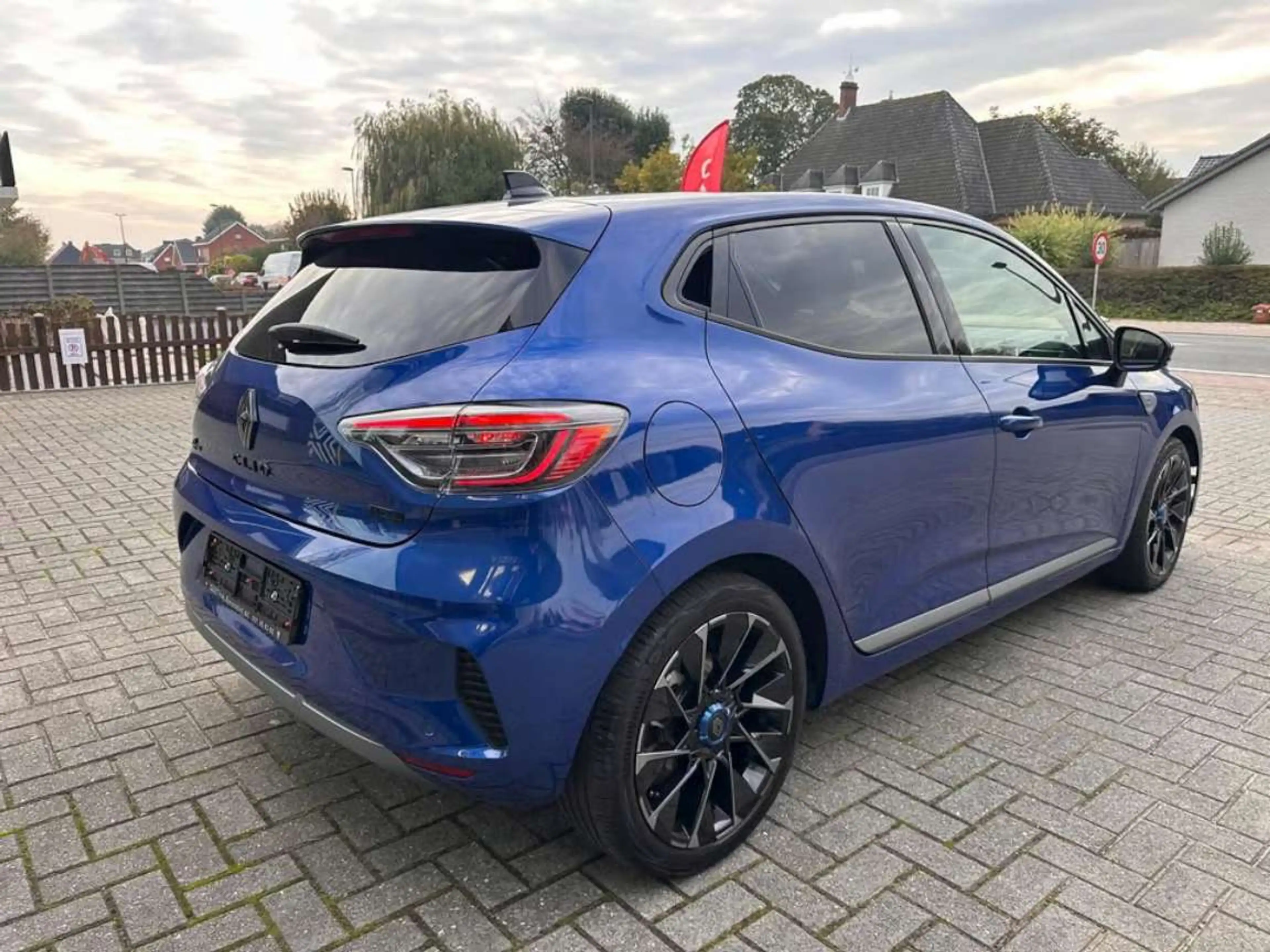 Renault Clio esprit Alpine E-Tech full hybrid 145 — photo 9