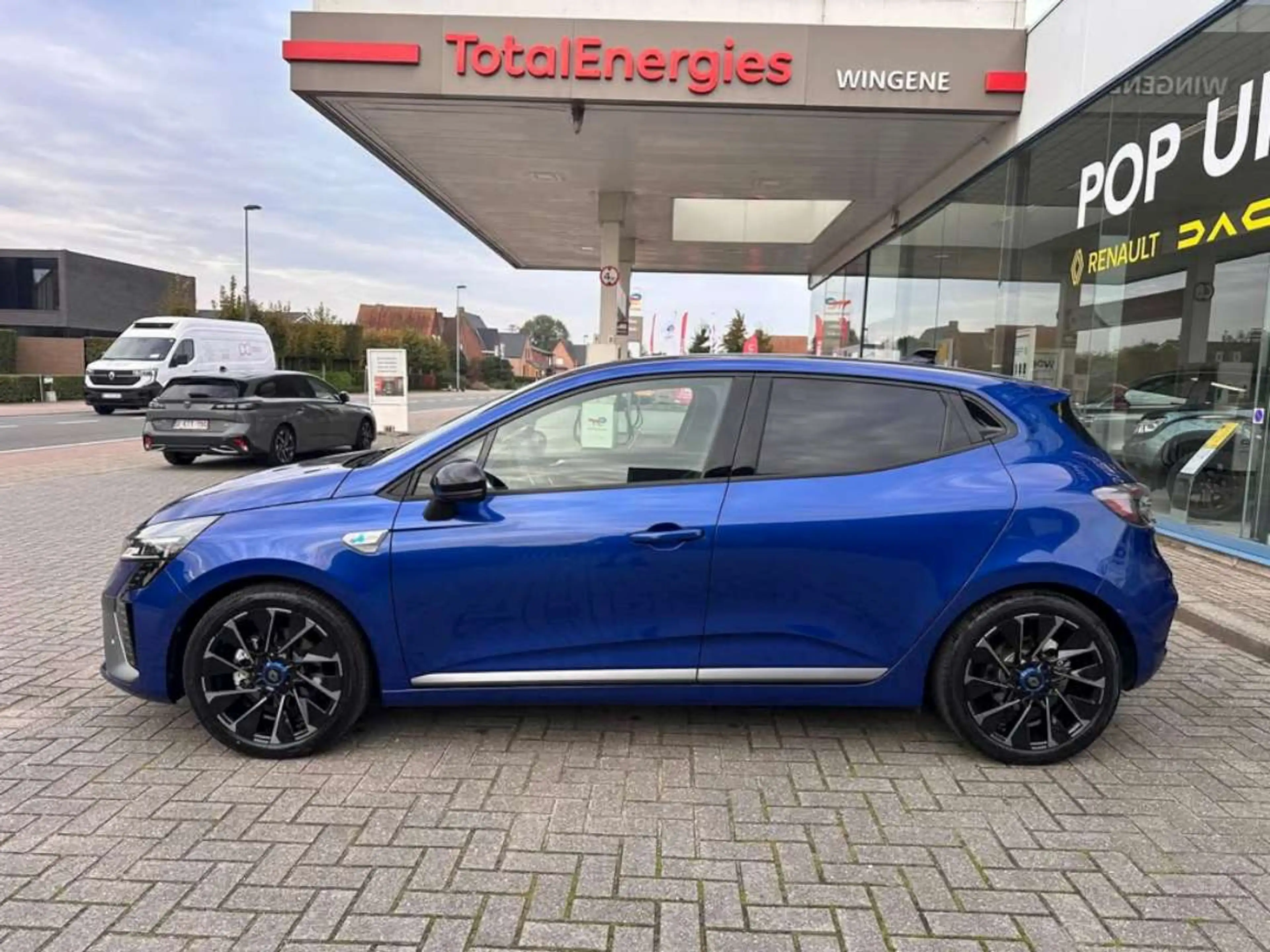 Renault Clio esprit Alpine E-Tech full hybrid 145 — photo 6