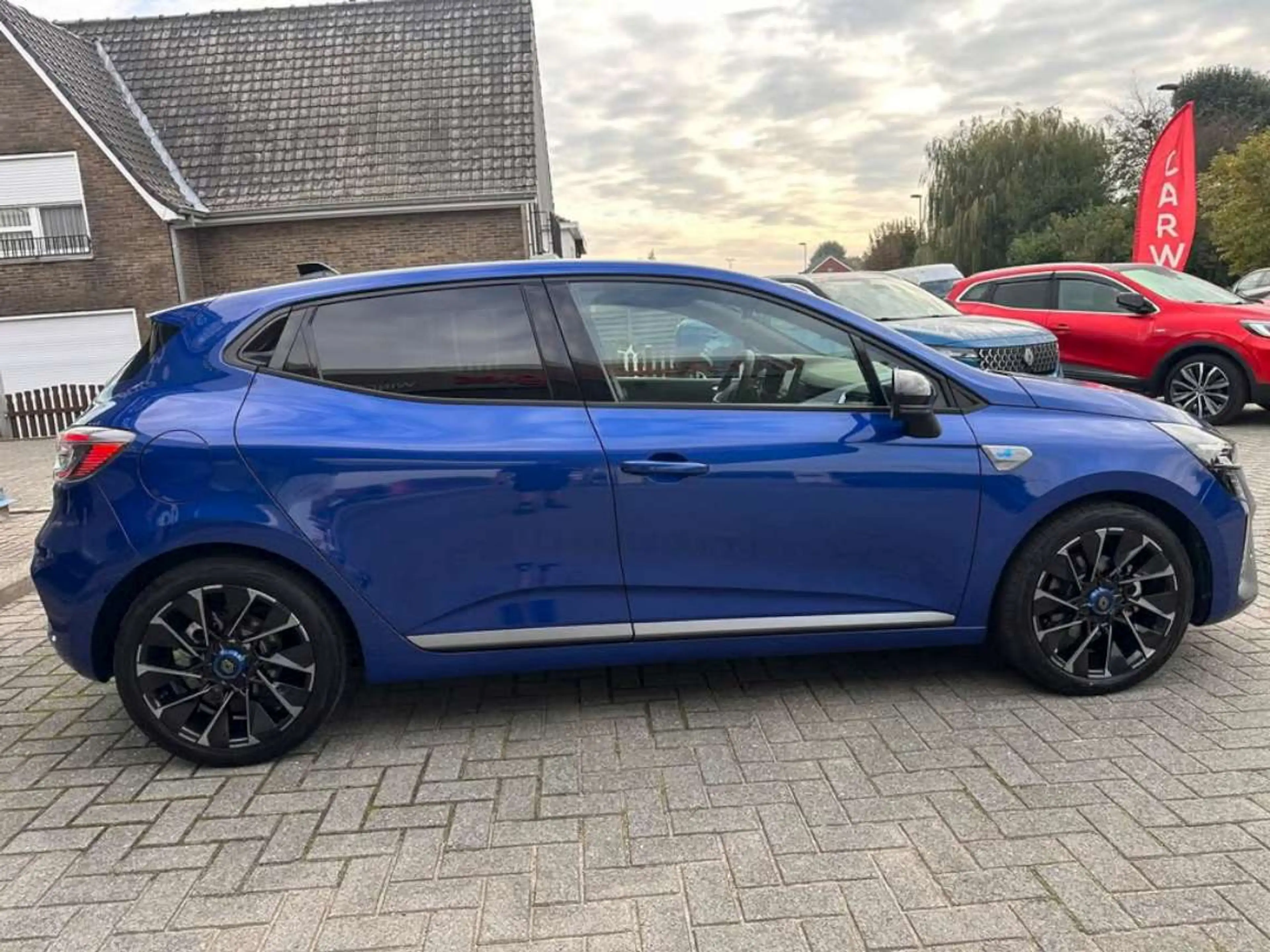 Renault Clio esprit Alpine E-Tech full hybrid 145 — photo 10
