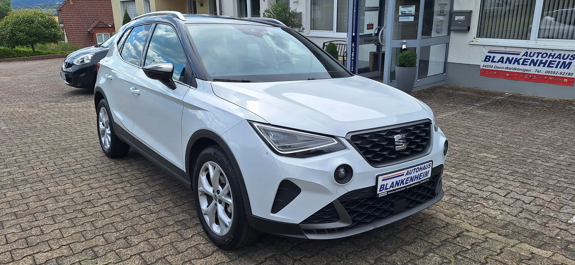 SEAT Arona 1.0 TSI FR Style Garantie bis 03/2027 oder 80000KM Weiß - 2
