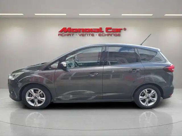 Ford C-Max view 3