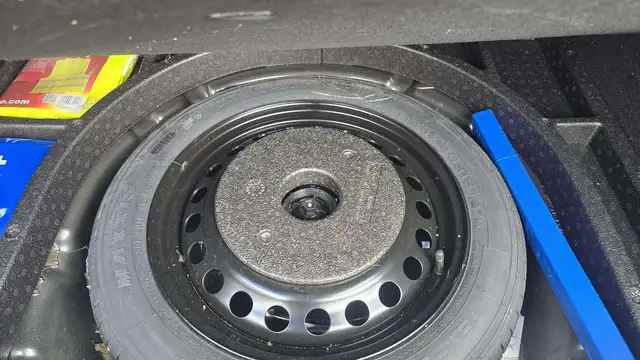 Ford C-Max view 22