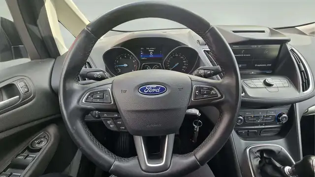 Ford C-Max view 11