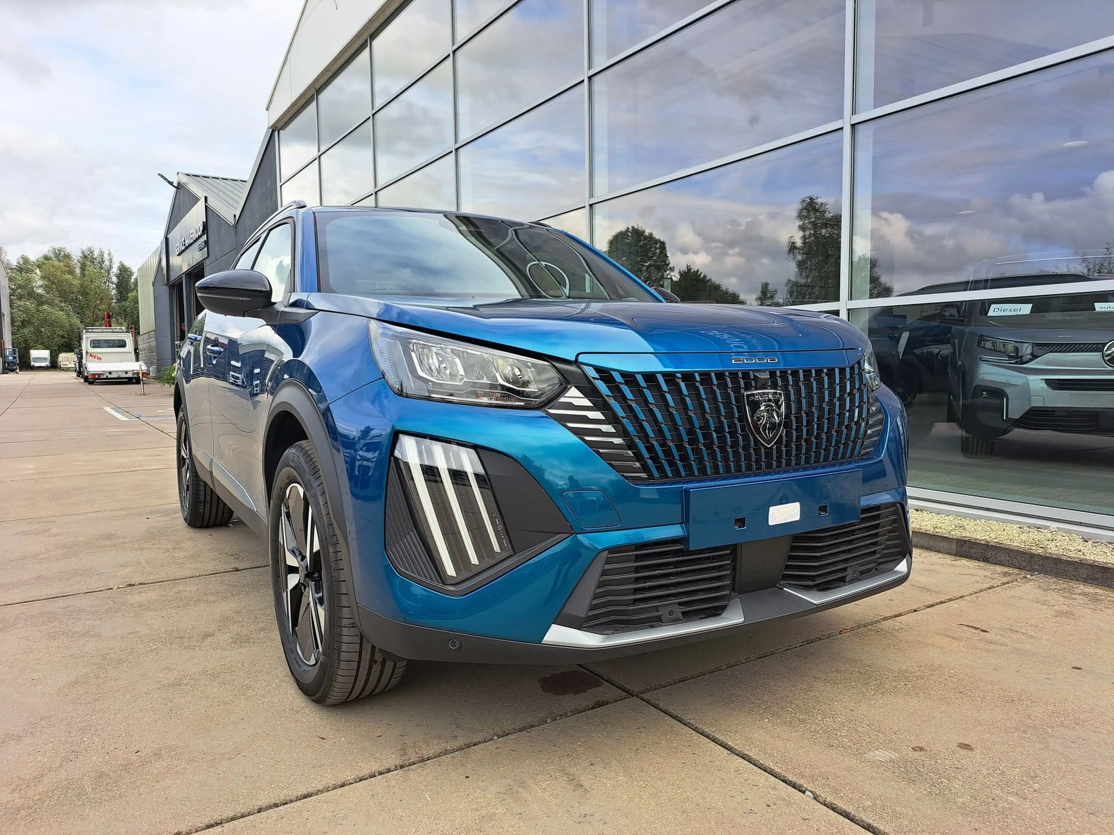 Peugeot 2008 1.2 Hybrid Allure e-DSC6 AUTOMAAT — photo 2
