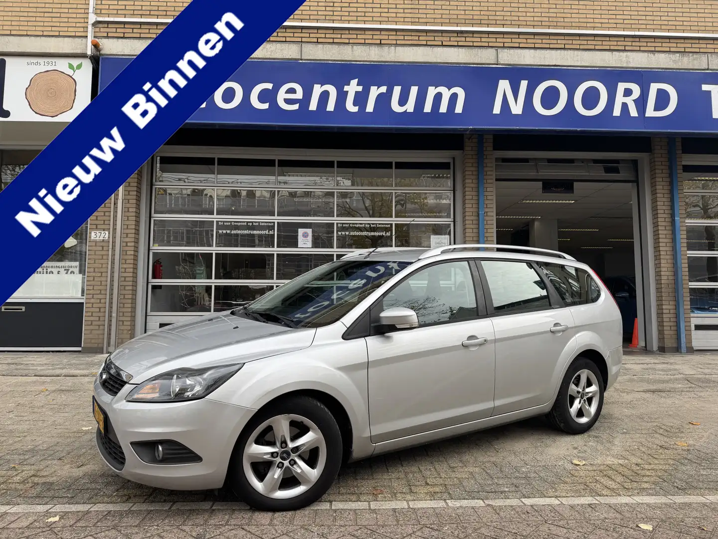 Ford Focus Wagon 1.6 Comfort NAP | Nieuwe Distributieriem | 1 Grijs - 1