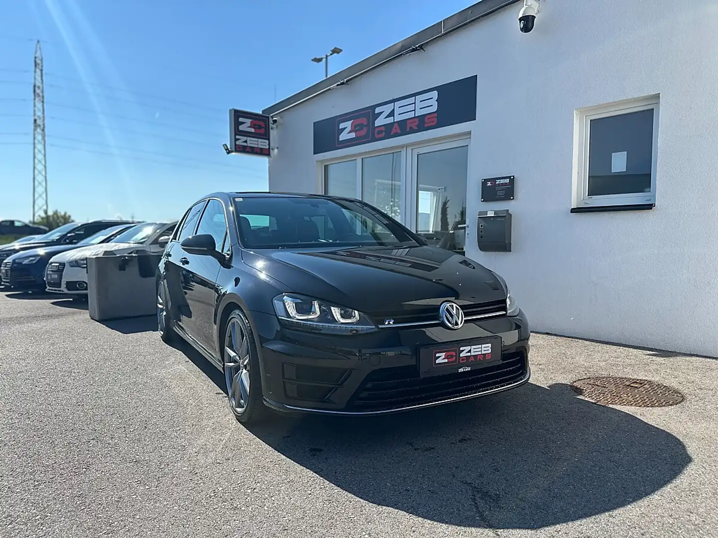 Volkswagen Golf R 2,0 TSI DSG Schwarz - 1
