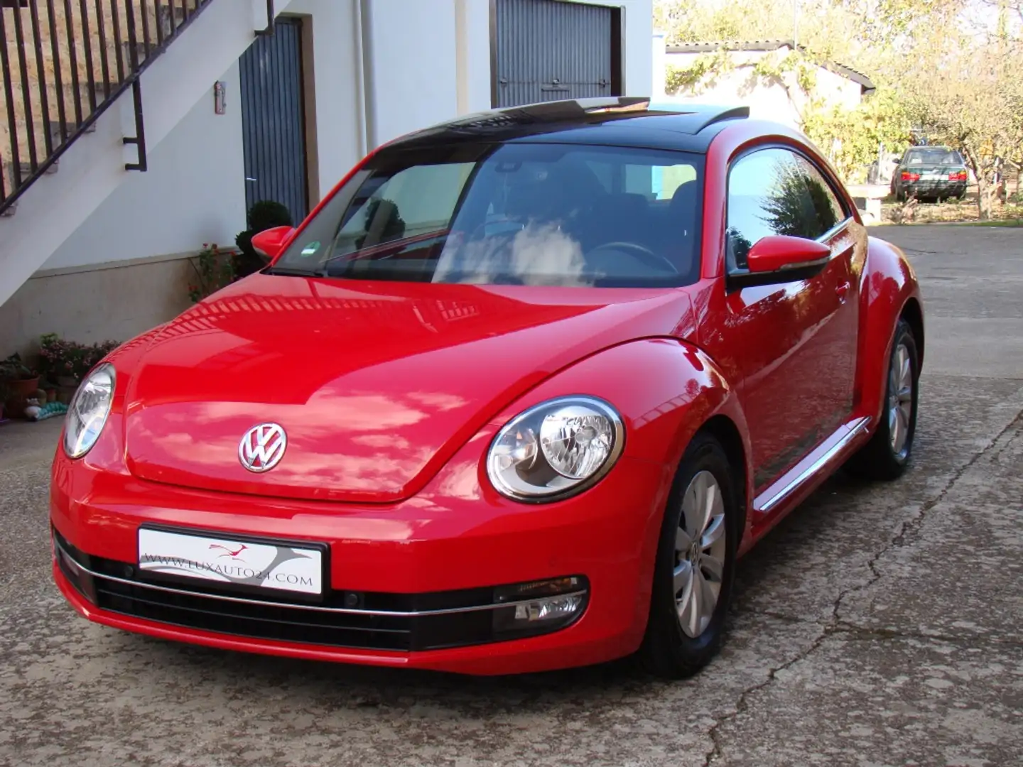 Volkswagen Beetle 1.6TDI Design 105 Rojo - 1
