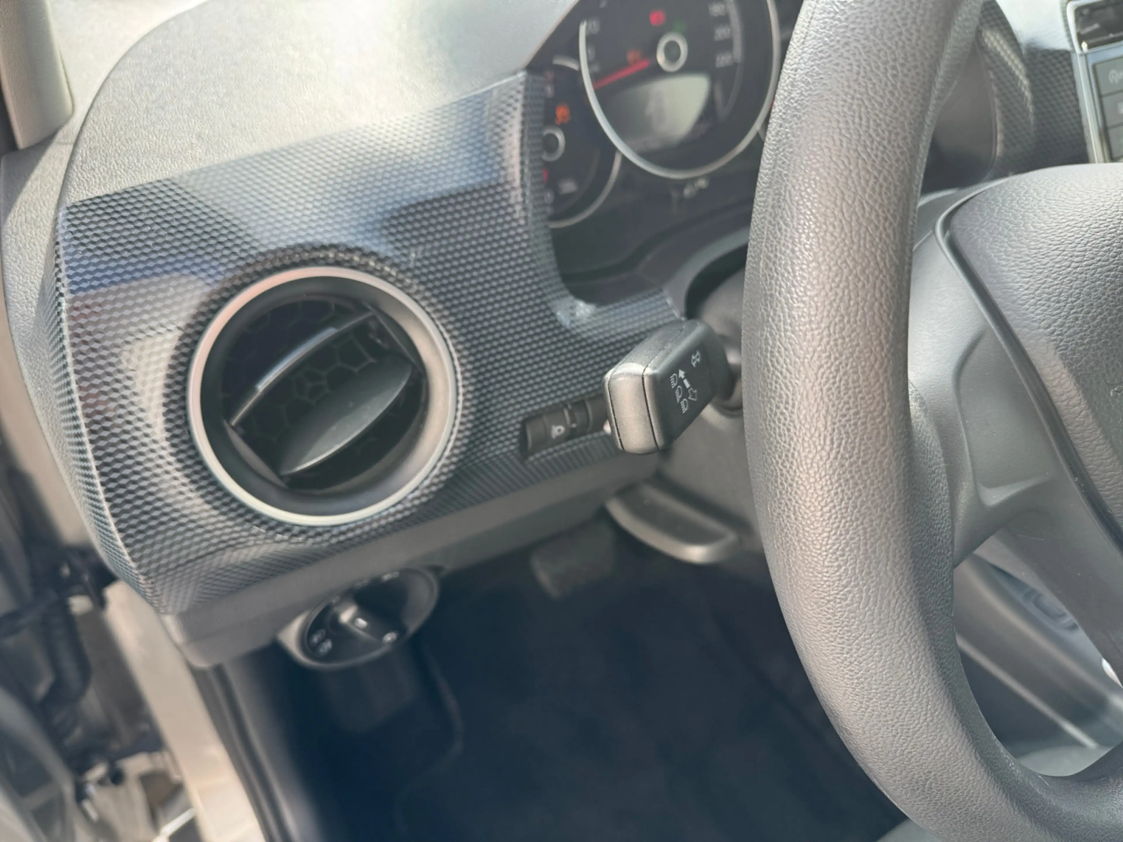 Volkswagen up! 1.0 move up! Kima maps+more — photo 13