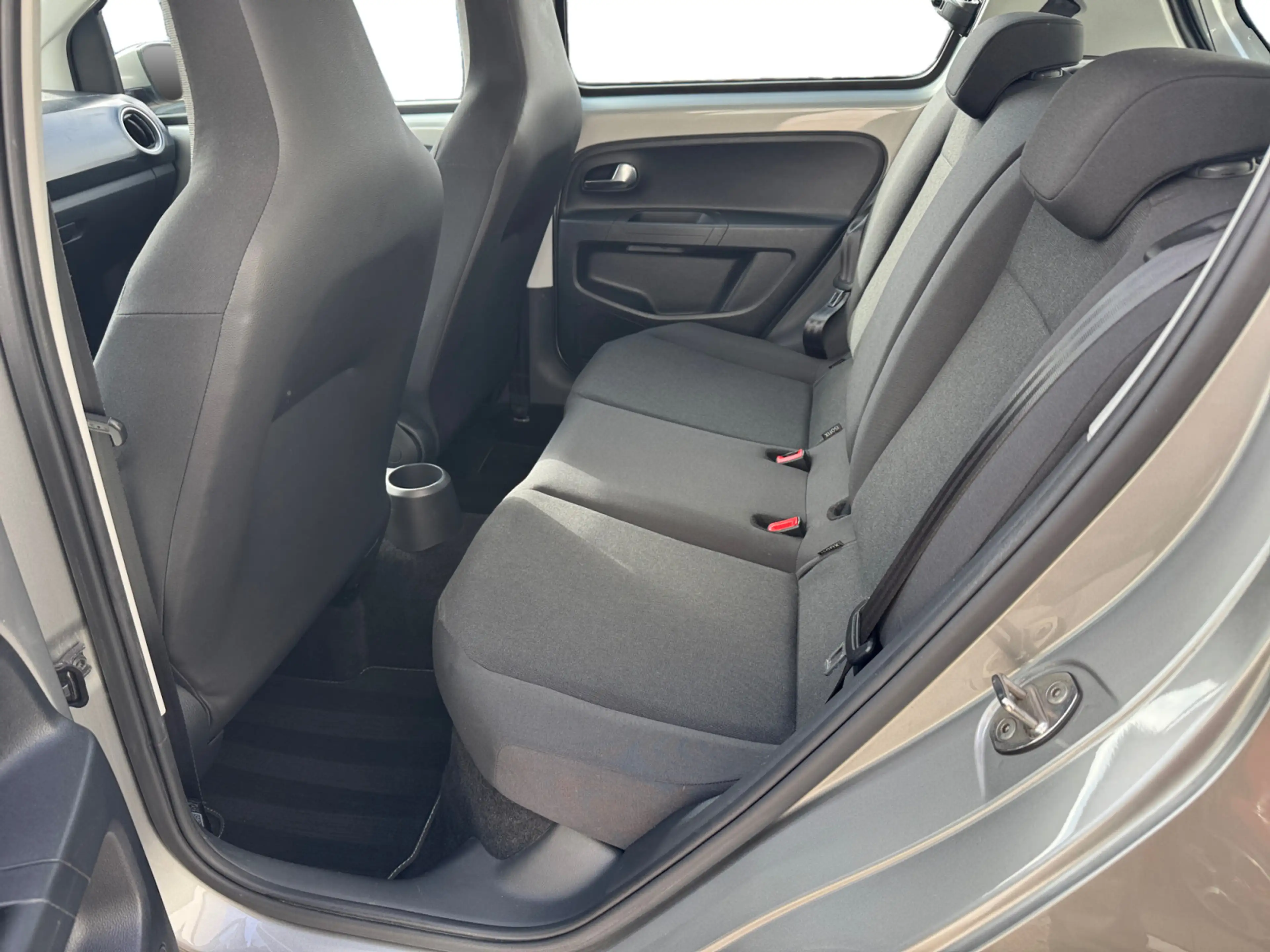 Volkswagen up! 1.0 move up! Kima maps+more — photo 11