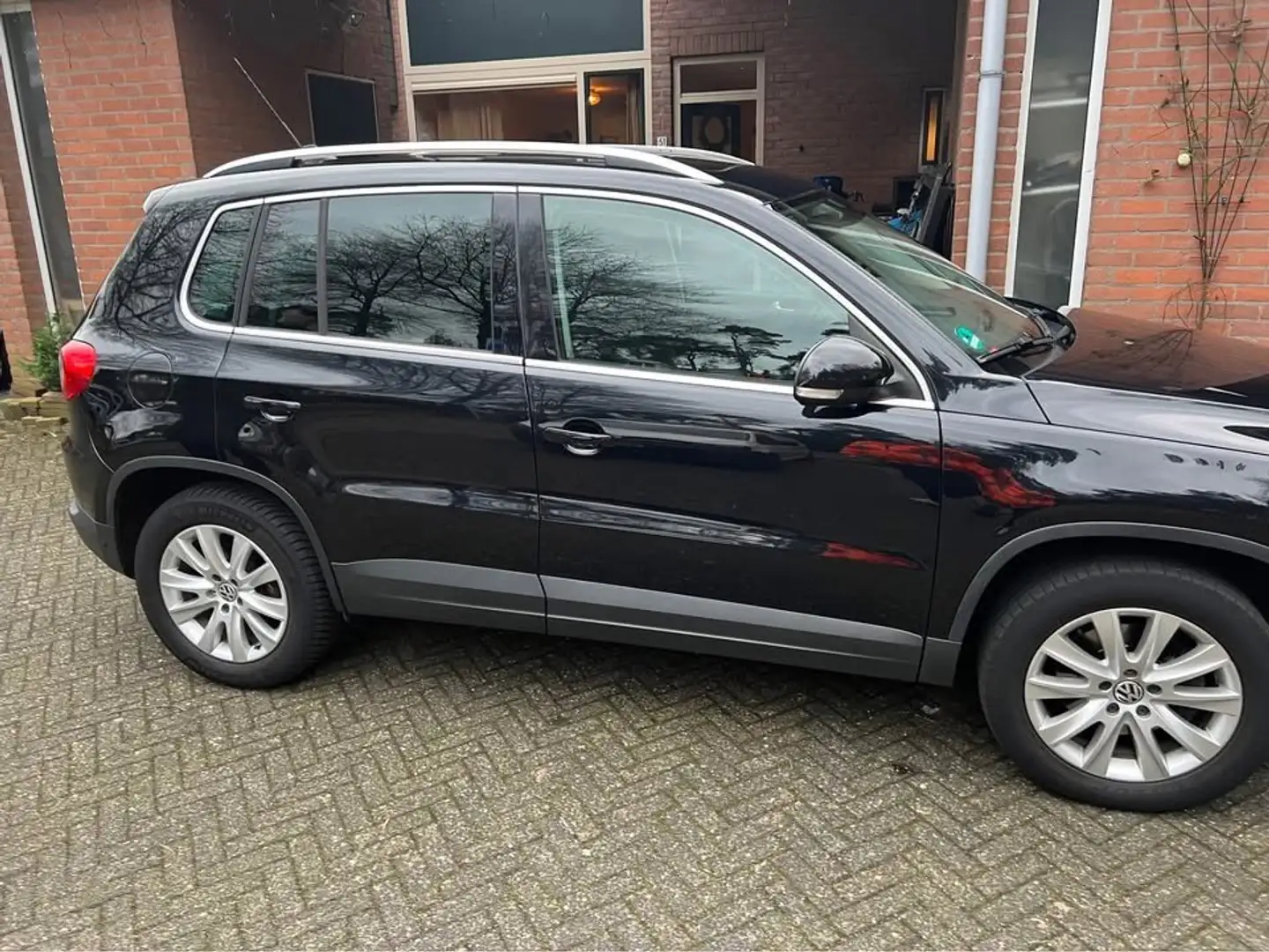 Volkswagen Tiguan Tiguan 1.4 TSI Sport Zwart - 2