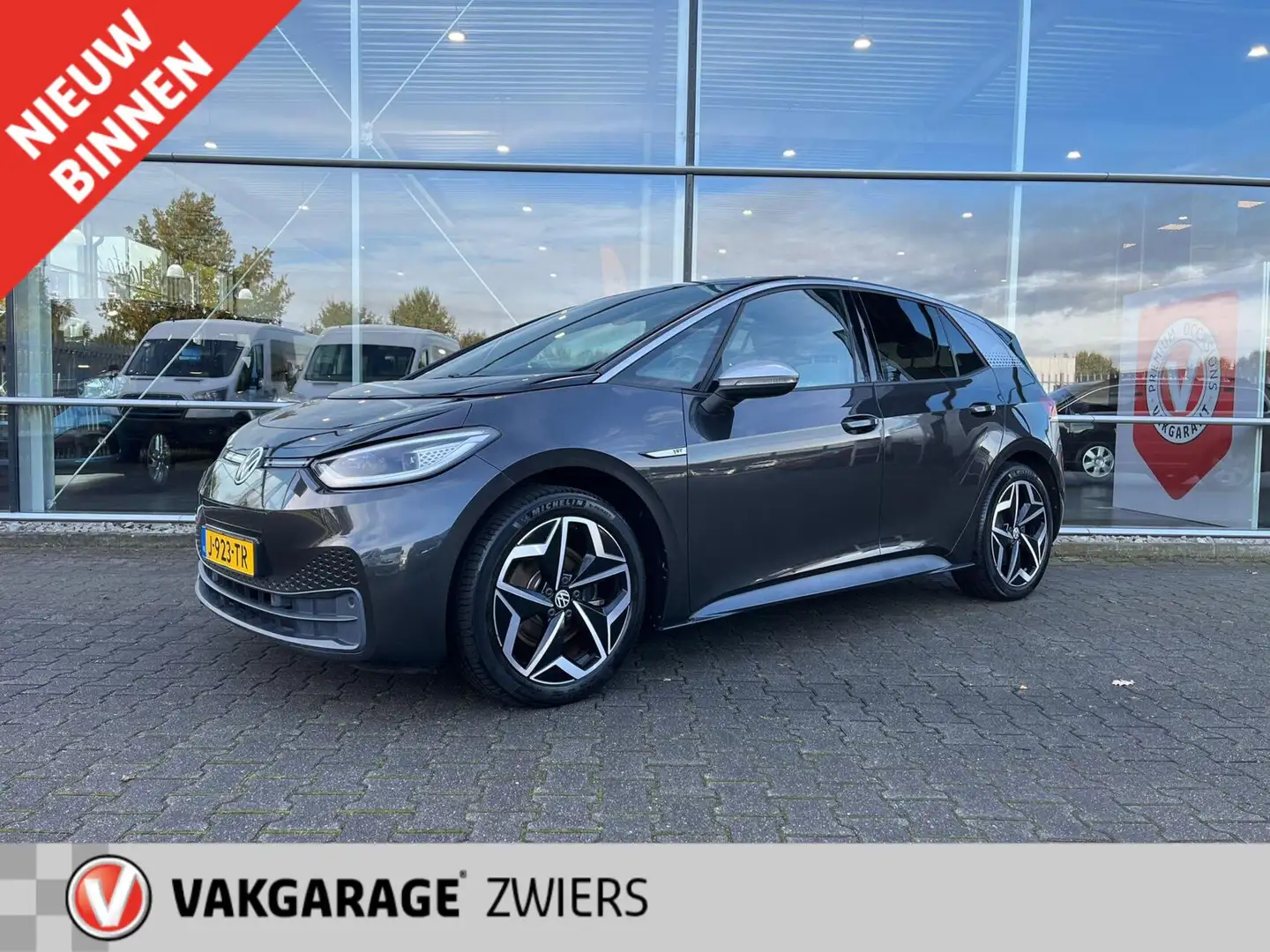 Volkswagen ID.3 First Plus 58 kWh Gris - 1