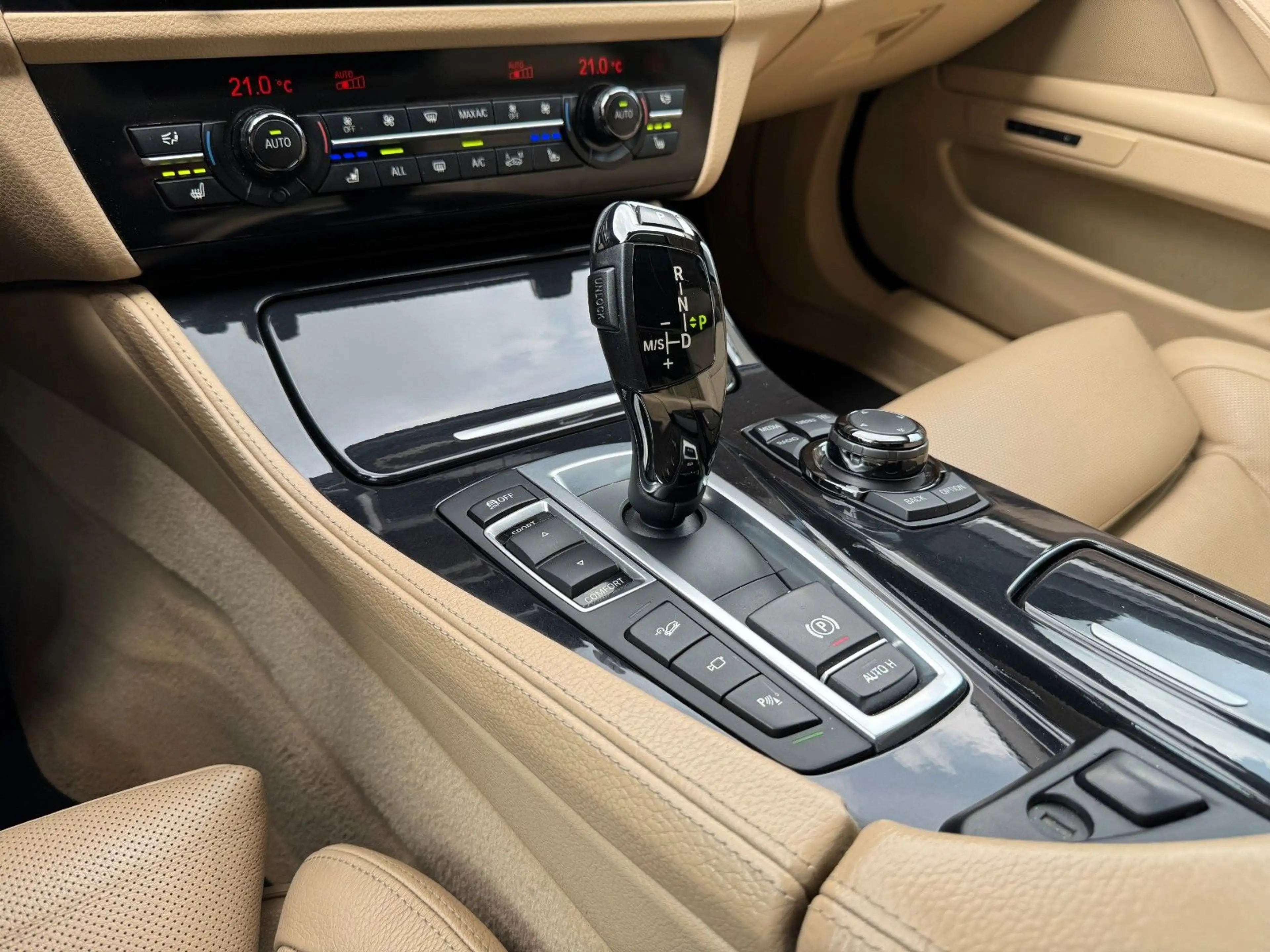 BMW 535 d xDrive BI-XENON*SOFTC*PANO*HUD*360*AHK — photo 14