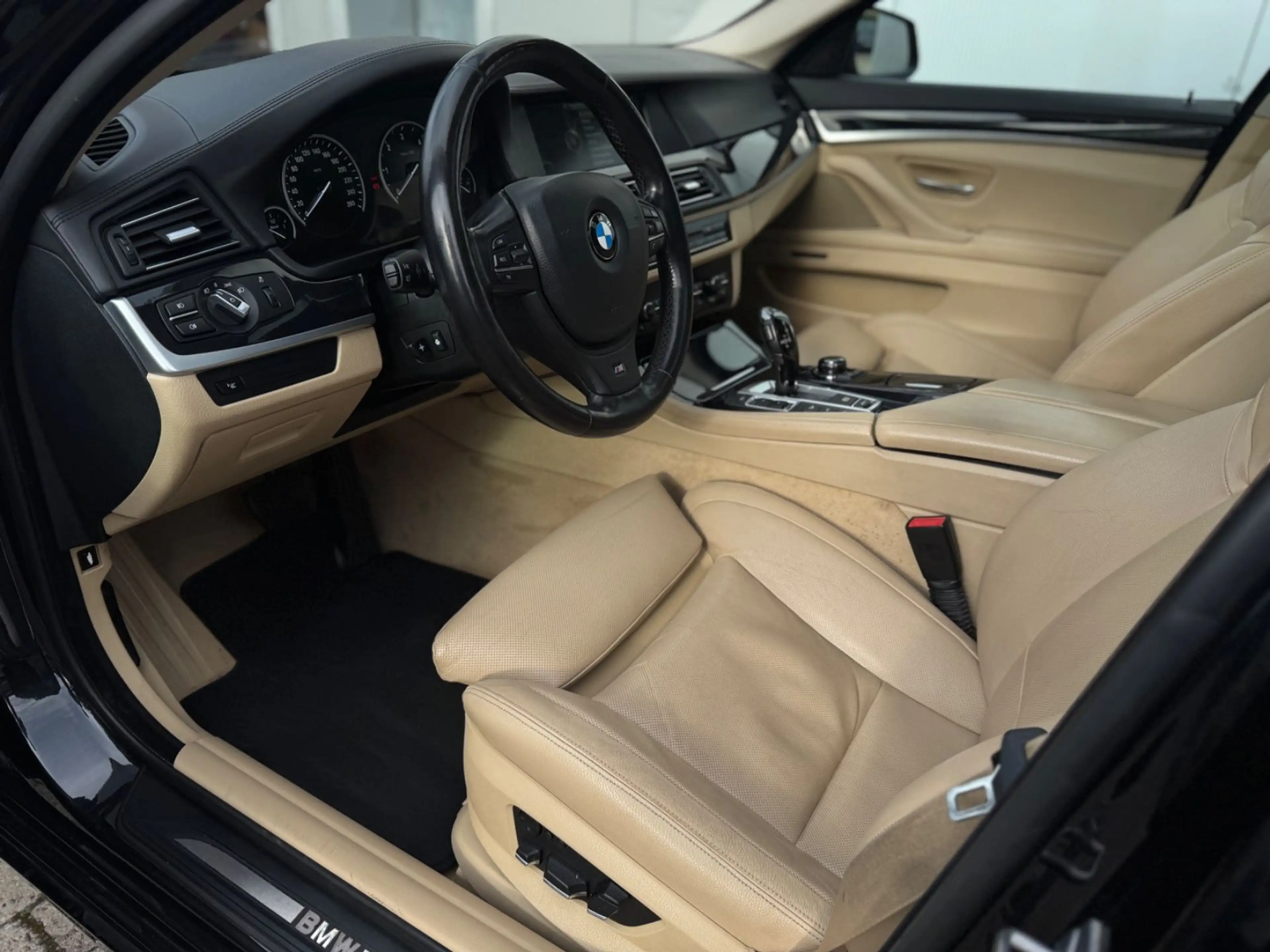 BMW 535 d xDrive BI-XENON*SOFTC*PANO*HUD*360*AHK — photo 8