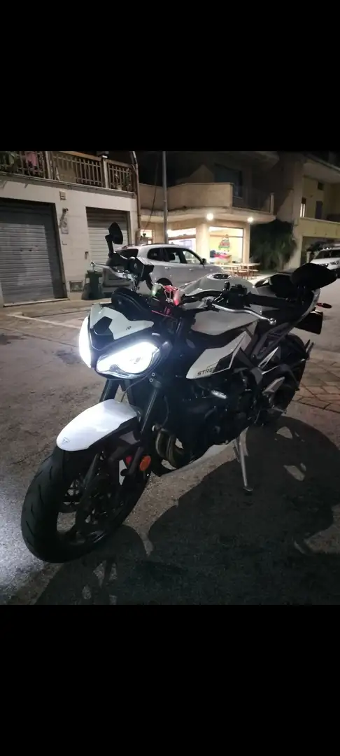 Triumph Street Triple 765 Triumph Street Triple 765R Beyaz - 1