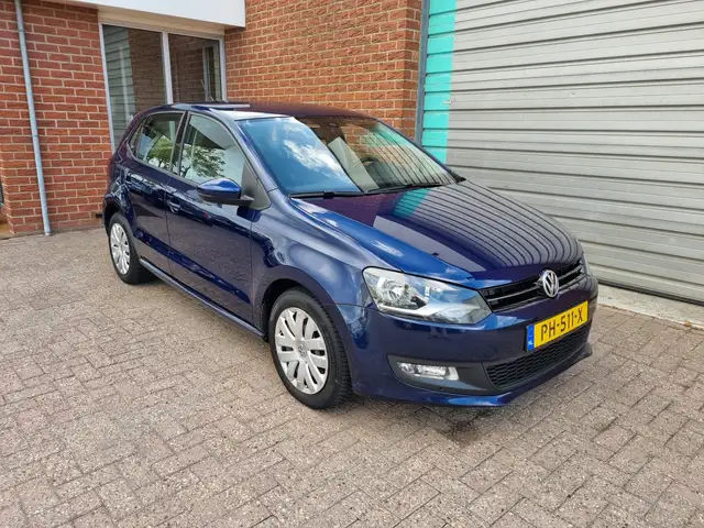 Volkswagen Polo view 2