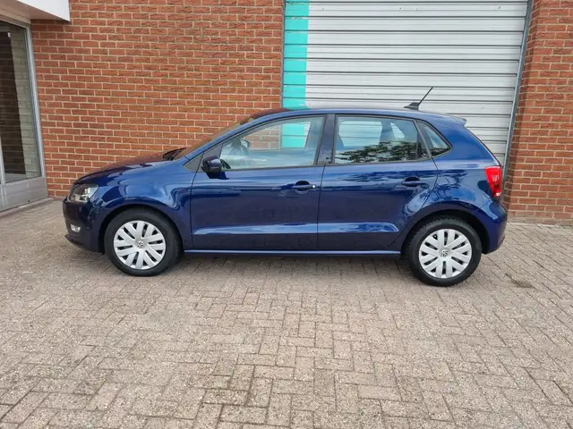 Volkswagen Polo view 9
